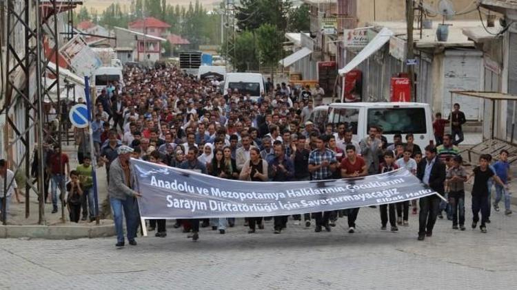 Başkale’de Barış Yürüyüşü