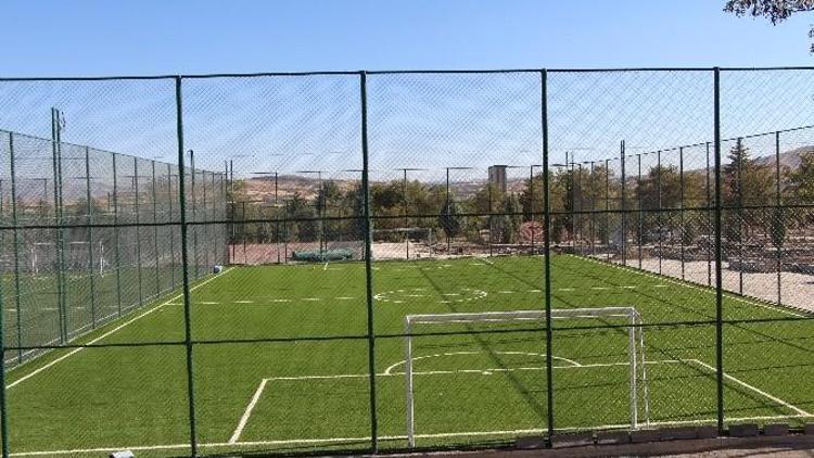 Fırat Üniversitesi Kampüsüne Modern Spor Tesisi