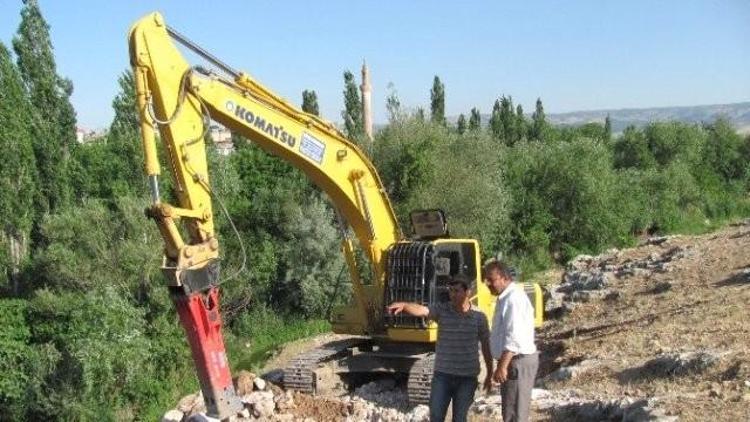 Ardıl Barajı Projesinde İletim Hattı Döşemesi Başladı