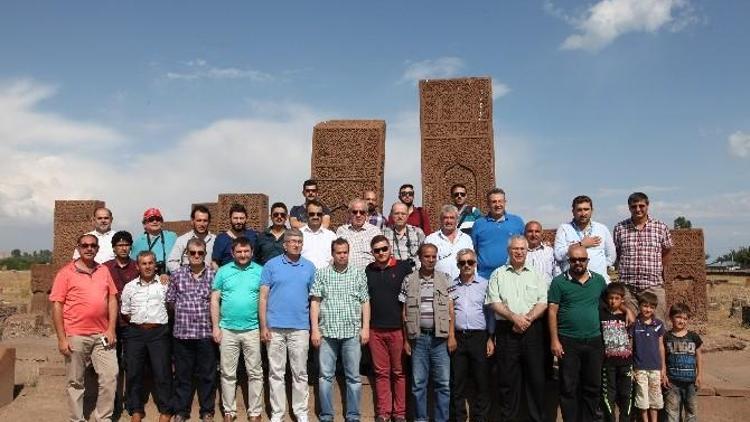 Konyalı Gazeteciler Ahlat’ta