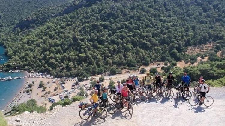 Doğa Tutkunları Sarsala Koyunda