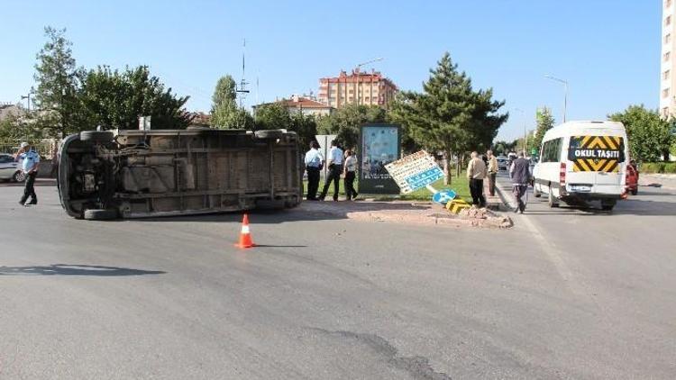 Konya’da Servis Araçları Çarpıştı: 1 Yaralı