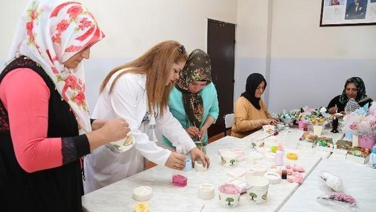 Şehitkamil’de Üretip Sosyal Medyada Türkiye’ye Pazarlıyorlar