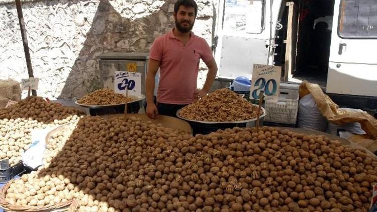 Bayramlık Cevizler Tezgaha Çıktı