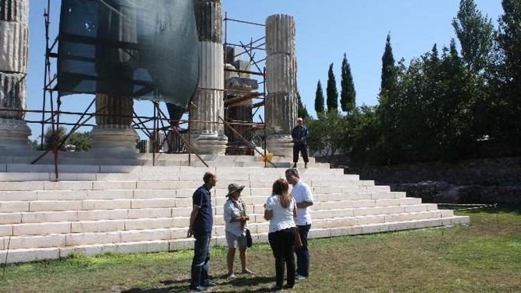 Apollon Smintheus Tapınağında İnceleme
