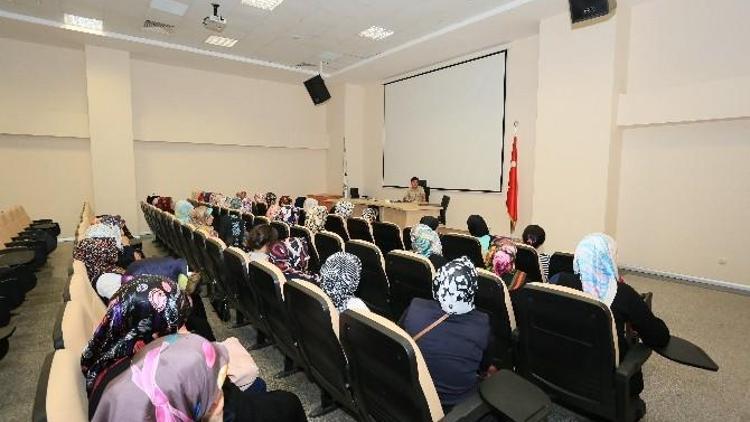 Sultangazi Belediyesi “Bilinçli Anne Sağlıklı Nesil” Projesini Sürdürüyor