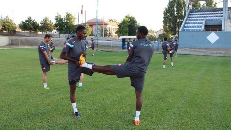 Beyşehir Belediyespor İki Siyahi Futbolcuyu Deniyor