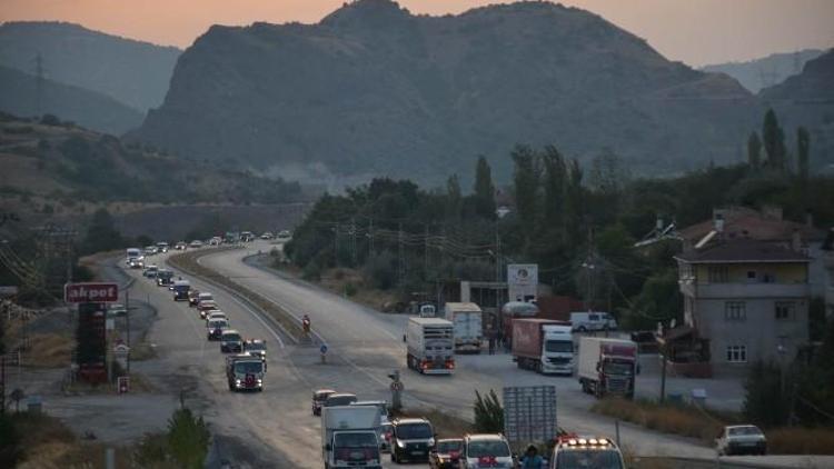 Koyulhisar’da Konvoy İle Teröre Tepki Gösterildi