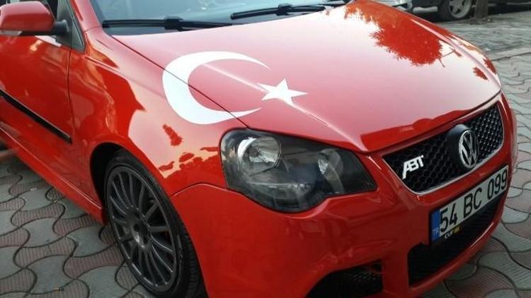 Sakarya’da Otomobiller Ücretsiz Ay Yıldız Çıkarması İle Kaplanıyor