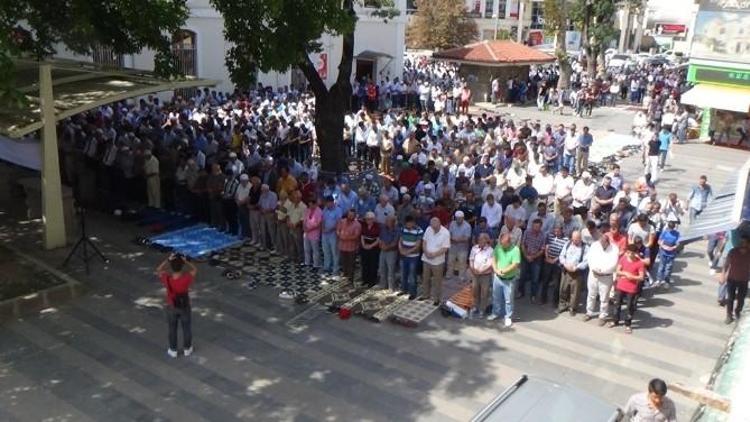 AGD’den Şehitler İçin Gıyabi Cenaze Namazı