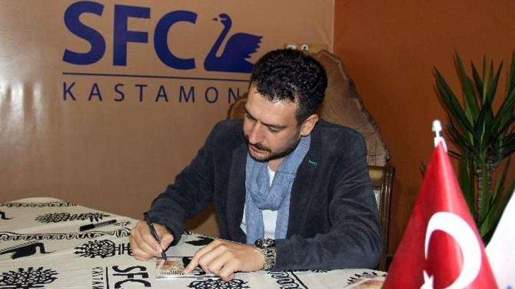 Sanatçı Abdullah Civliz, Albümünü İmzaladı