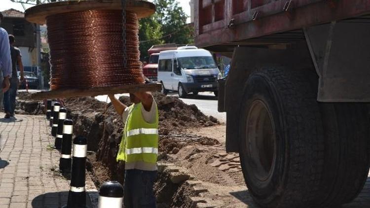 Sındırgı’da Elektrik Hatları Yer Altına Alınıyor