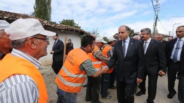 Vali Çomaktekin Hamamözü’de Yol Yapım Çalışmalarını İnceledi