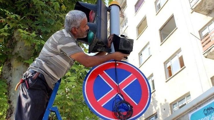 Trafikte Sesli Uyarı Sistemi