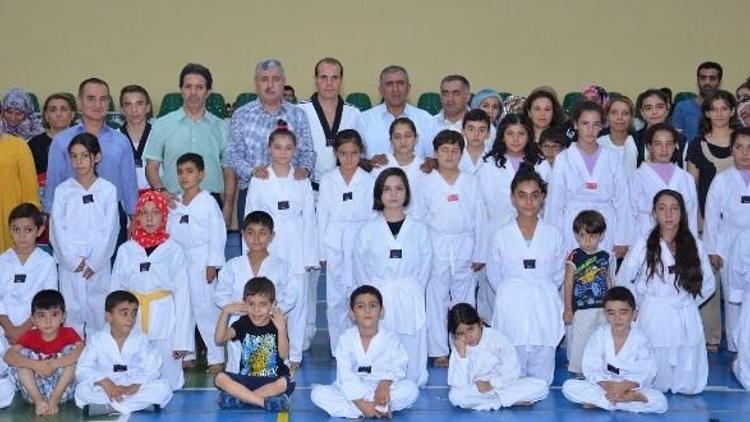 Yeşilyurtspor Taekwondo Kulübü’nden 137 Sporcu Kuşak Terfi Sınavına Girdi