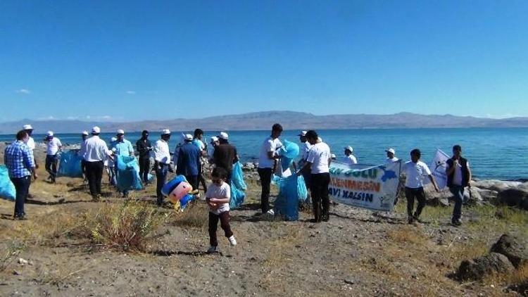 Erciş’te Dünya Kıyı Temizleme Günü Etkinliği