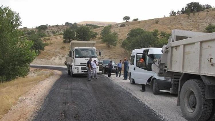 Ağın’da Demirçarık-modanlı Yolu Asfaltlanıyor