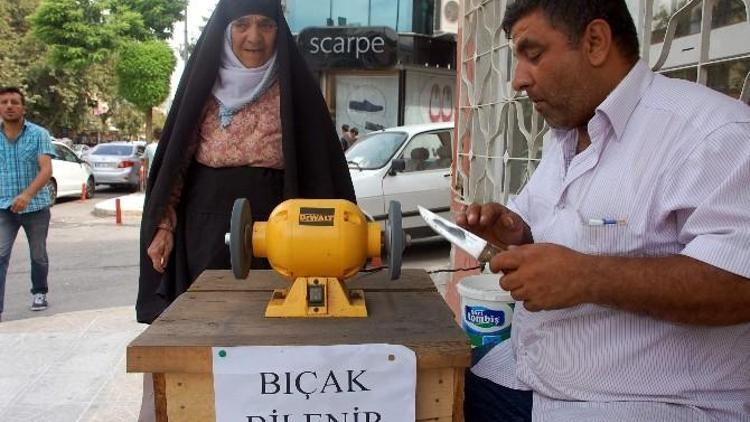 Bıçak Bileyicileri, Kurban Bıçaklarını Bilemeye Başladı