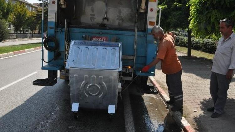 Çöp Konteynırlarına Bayram Temizliği