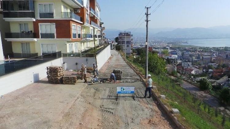 İzmit Belediyesi Erenler Mahallesine Parke Çalışması Yaptı