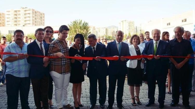 Başkan Özakcan, İş Yeri Açılışına Katıldı