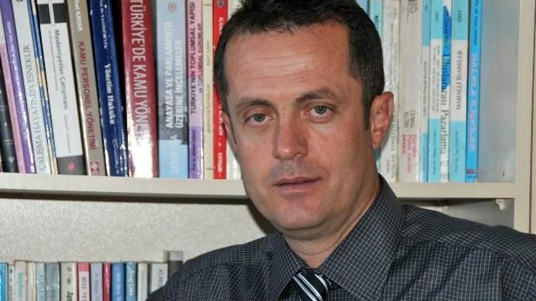 Prof.dr. Arslan:-“ Türkiye Bir Kaosa Sürükleniyor”