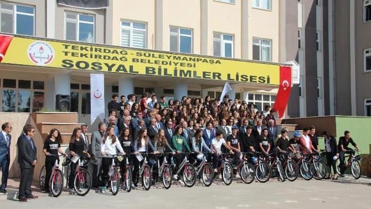 Fiziksel Aktivite İçin Öğrencilere Bisiklet