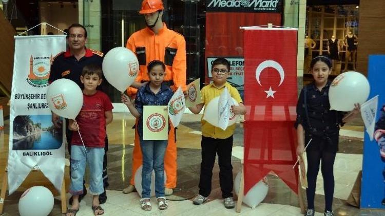 Piazza’da Yangına Karşı Bilgilendirme Standı Büyük İlgi Gördü