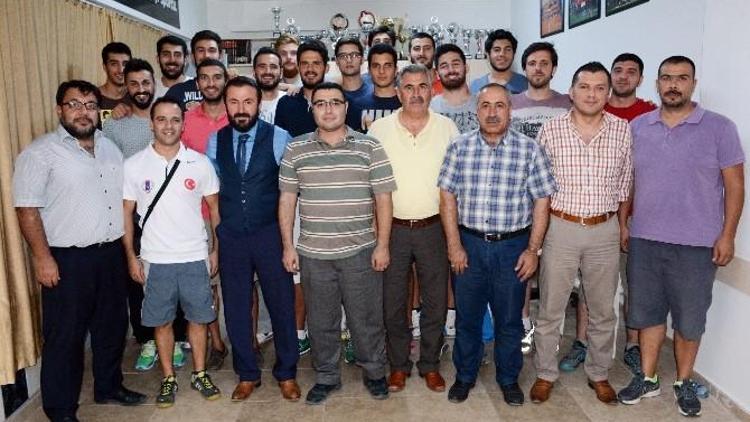 Aksaray Belediye Spor Kulübü Basketbol Takımında Toplu İmza Töreni