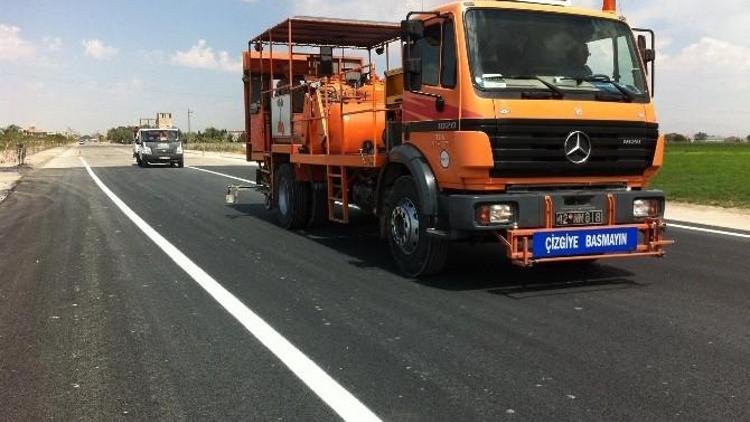 Yenikent’te Yapılan Yollara Trafik Çizgileri Atıldı