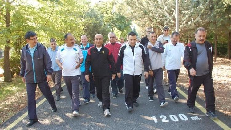 Yürüyüş Gününde İl Protokolü Yürüyüş Yaptı