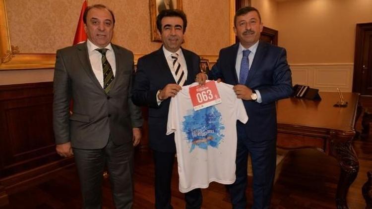 Vali Güzeloğlu Darıca Kaymakamı Ve Belediye Başkanını Ağırladı