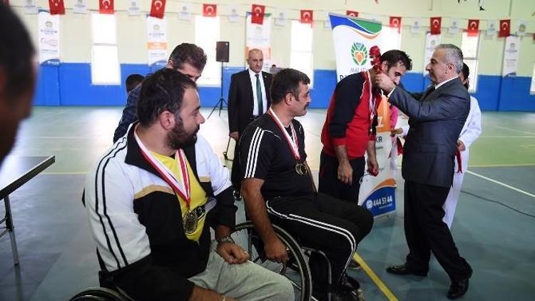 Büyükşehir Kapalı Spor Salonu Törenle Açıldı