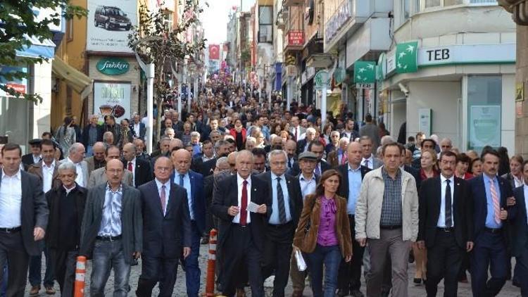 Ankara’daki Bombalı Saldırıya Giresun’da Cumhuriyet Halk Partisi’nden Sessiz Protesto