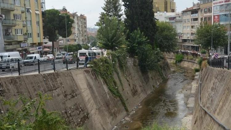 Tabakhane Deresi Temiz Durmuyor