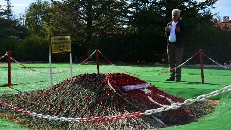 Ateş, Demirel’in Mezarını Ziyaret Etti