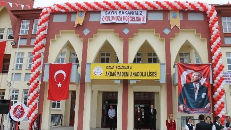 Akdağmadeni Lisesi Törenle Açıldı