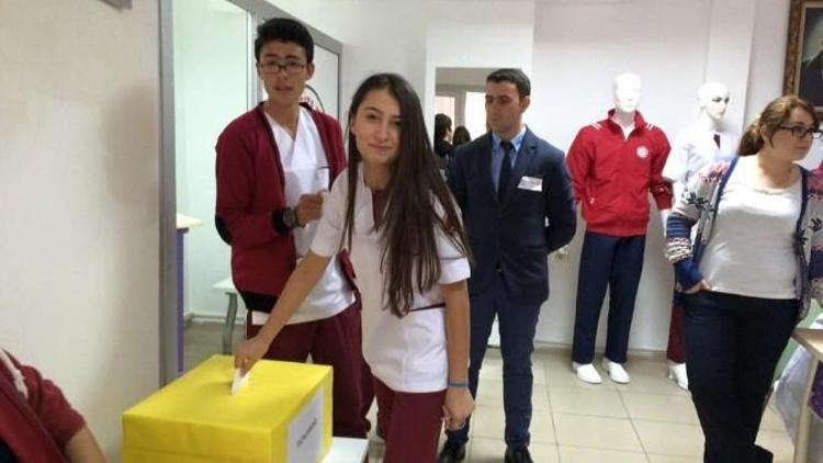Yozgat Darrüşşifa Sağlık Meslek Lisesi Okul Başkanını Seçti