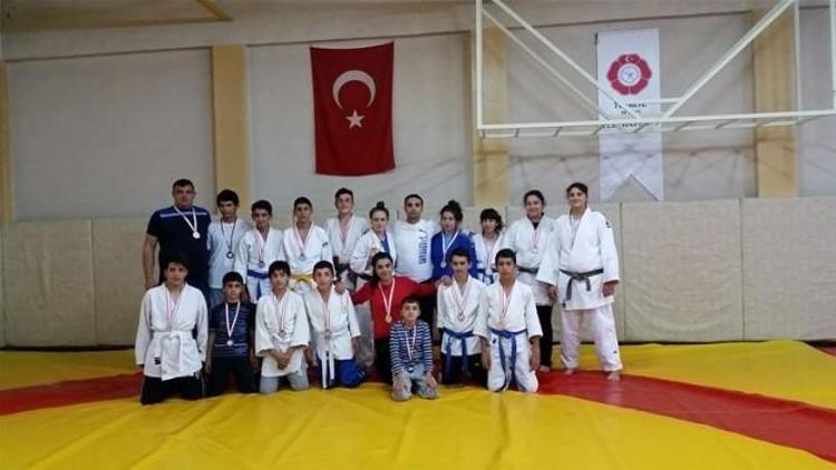 Judo İl Birinciliği Müsabakaları Yapıldı