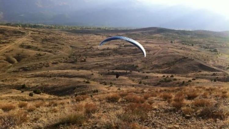 Seydişehir’de Yamaç Paraşütü Denemesi Başarılı Oldu