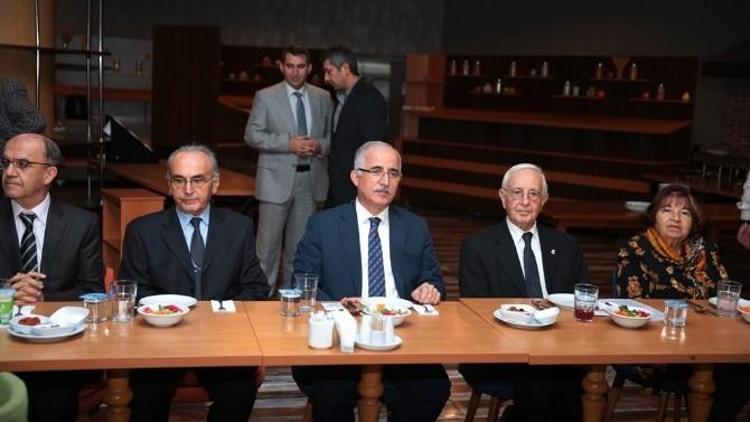 “Türk Dünyası Tarih Ve Dil Meseleleri” Çalışma Komitesi’nin Toplantıları Sona Erdi