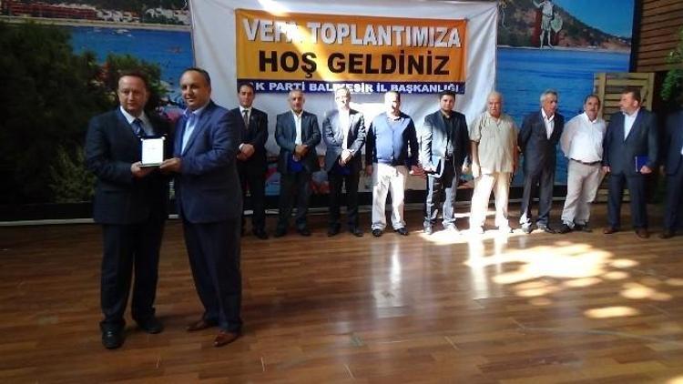 AK Parti’den Edremit’te Vefa Toplantısı