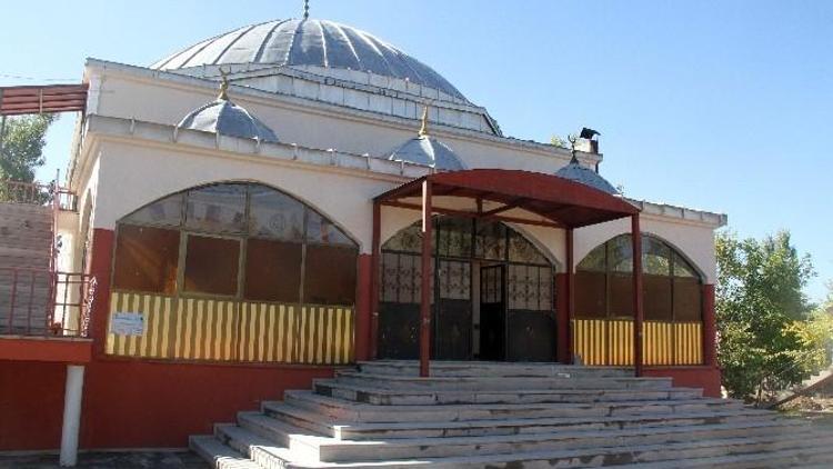 Büyükşehir’den Cami Ve Kur’an Kurslarına Özel Bakım