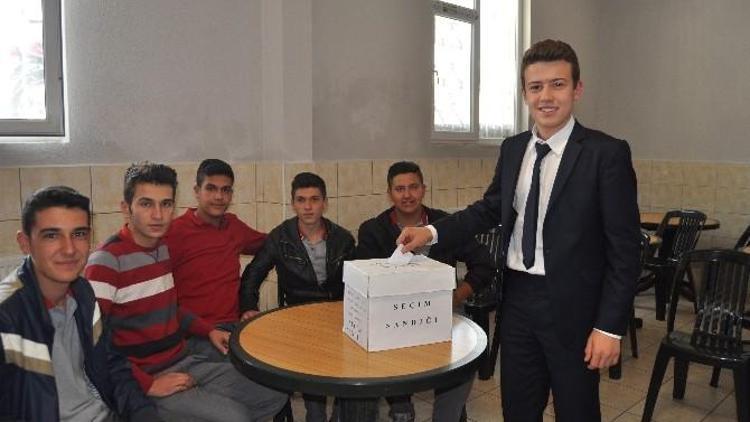 Korkuteli Anadolu İmam Hatip Lisesi’nde Başkanlık Seçimi