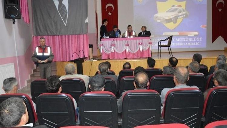 Niksar’da Servis Şoförlerine Seminer