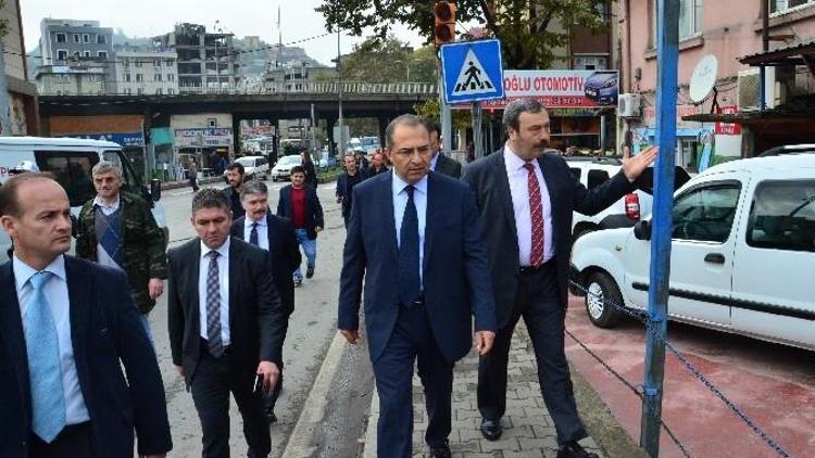 Vali Kaban, Tekel Binasında İncelemelerde Bulundu