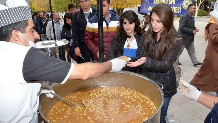 Palandöken Belediyesi, Binlerce Vatandaşa Aşure İkram Etti