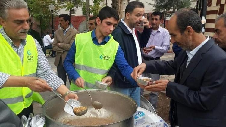 Beşir Derneği 2 Bin Kişiye Aşure Dağıttı