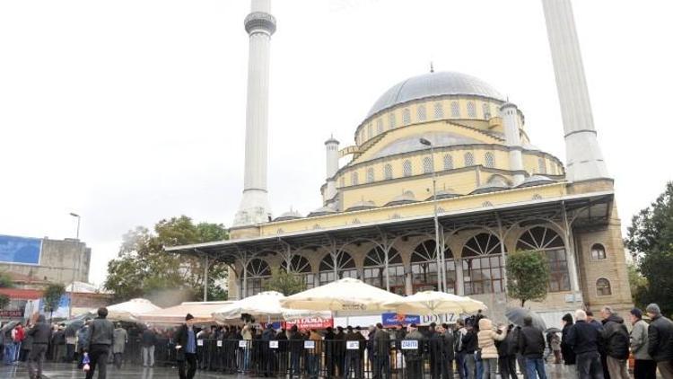 Bağcılar’da Aşure Kazanları Kardeşlik İçin Kaynadı