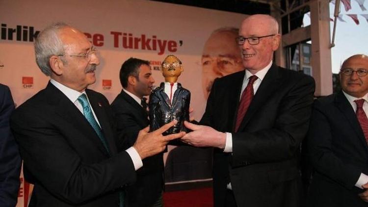 Başkan Kurt’tan Kılıçdaroğlu’na Anlamlı Hediye